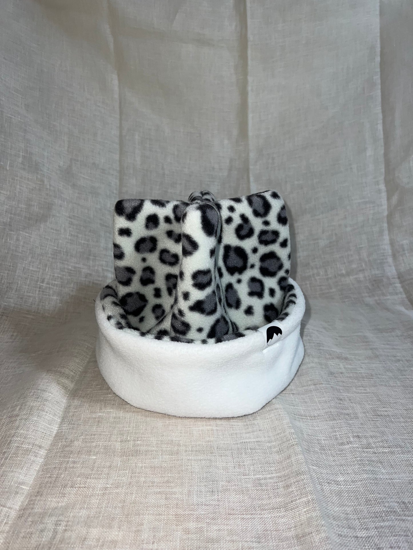 Snow Leopard/White